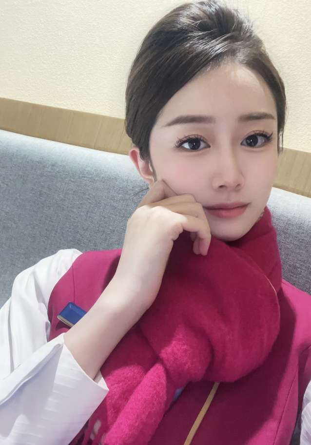 南航高素质空乘兼职｜170cm纯天然高颜值，温柔气质｜爱健身烹饪高尔夫